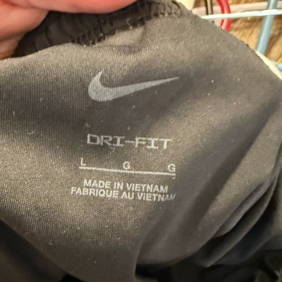 Girls Black Nike Drifit Shorts with Lining - Picture 4 of 4